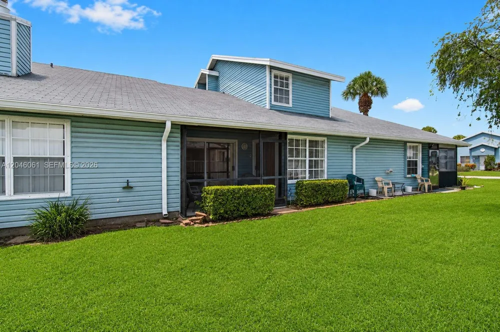 3855 Island Club Cir Lake Worth, FL 33462