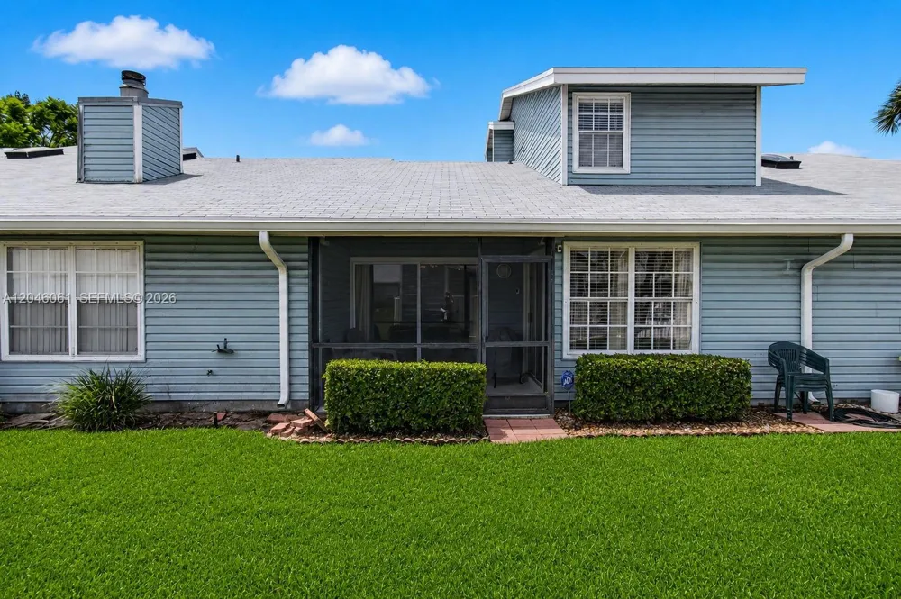 3855 Island Club Cir Lake Worth, FL 33462