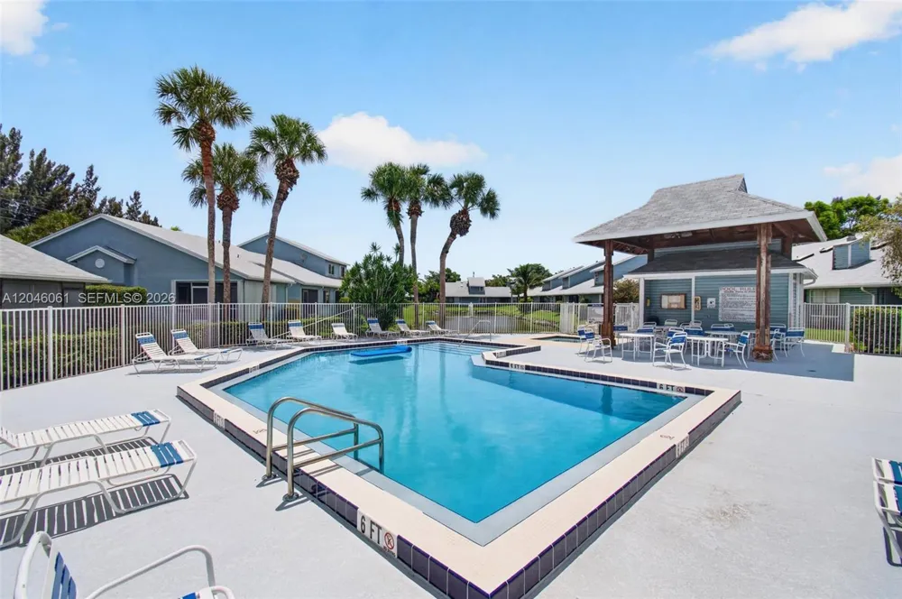 3855 Island Club Cir Lake Worth, FL 33462