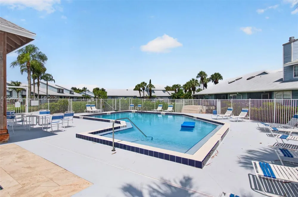 3855 Island Club Cir Lake Worth, FL 33462