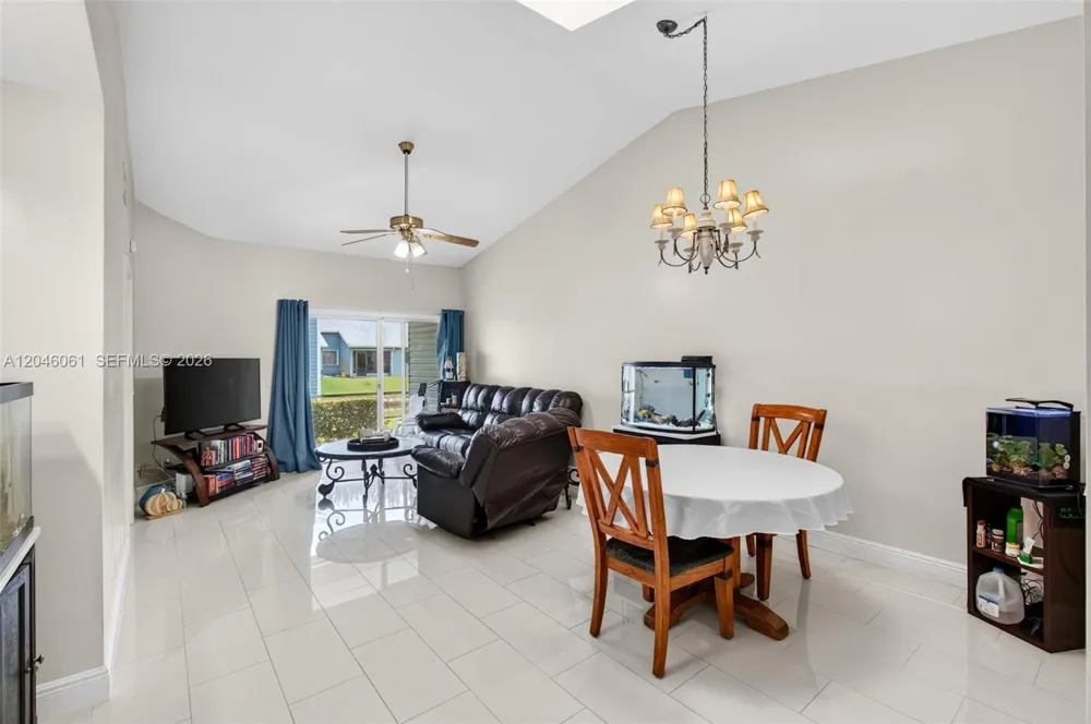 3855 Island Club Cir Lake Worth, FL 33462