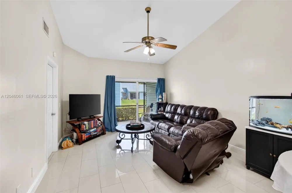 3855 Island Club Cir Lake Worth, FL 33462