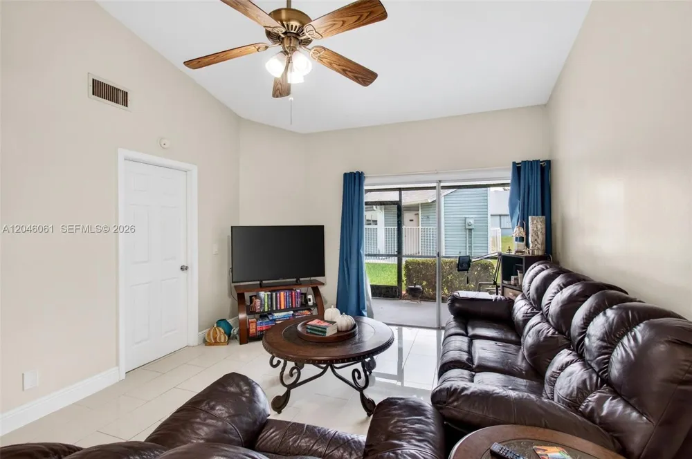 3855 Island Club Cir Lake Worth, FL 33462
