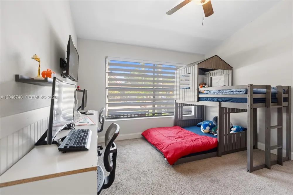 10311 Laurel Ct Pembroke Pines, FL 33026