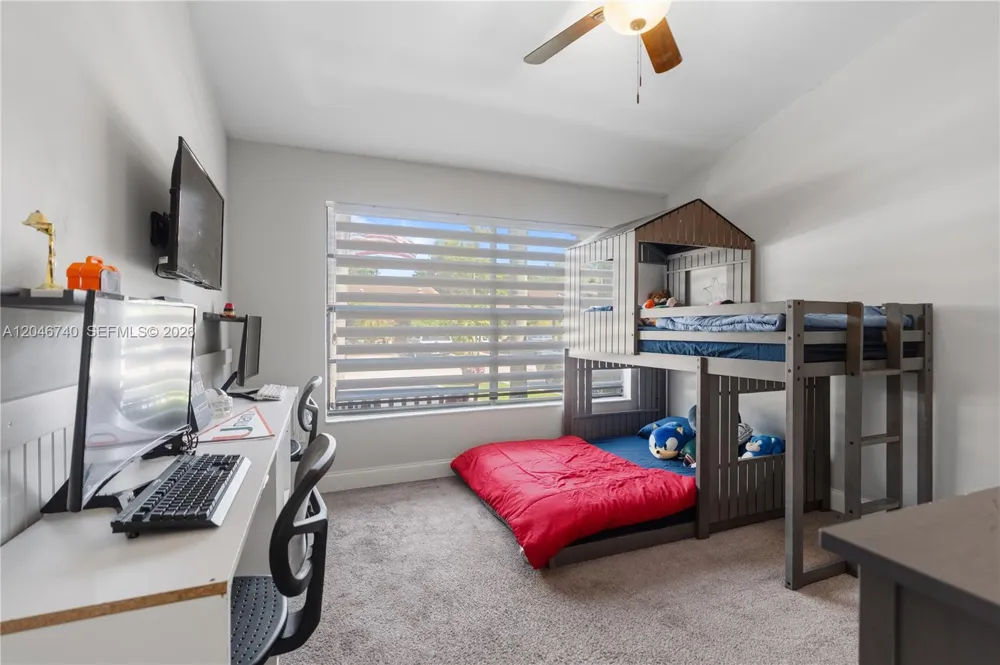 10311 Laurel Ct Pembroke Pines, FL 33026