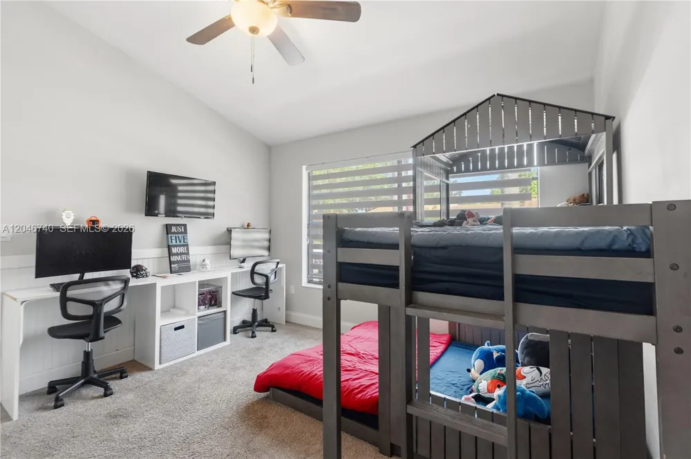 10311 Laurel Ct Pembroke Pines, FL 33026