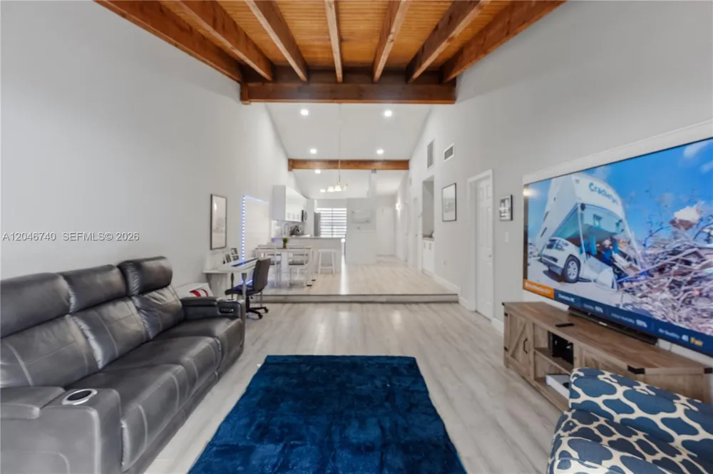 10311 Laurel Ct Pembroke Pines, FL 33026