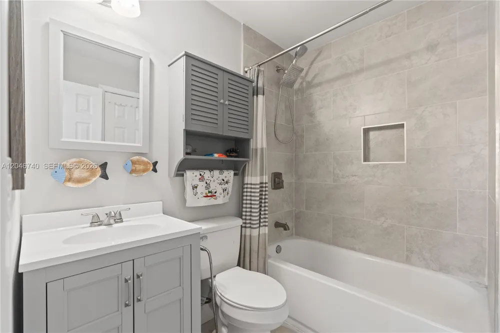 10311 Laurel Ct Pembroke Pines, FL 33026
