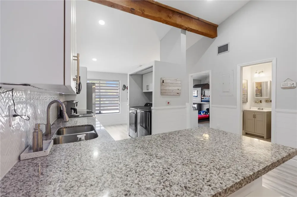 10311 Laurel Ct Pembroke Pines, FL 33026