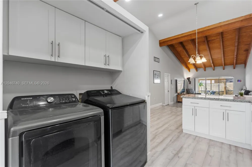 10311 Laurel Ct Pembroke Pines, FL 33026
