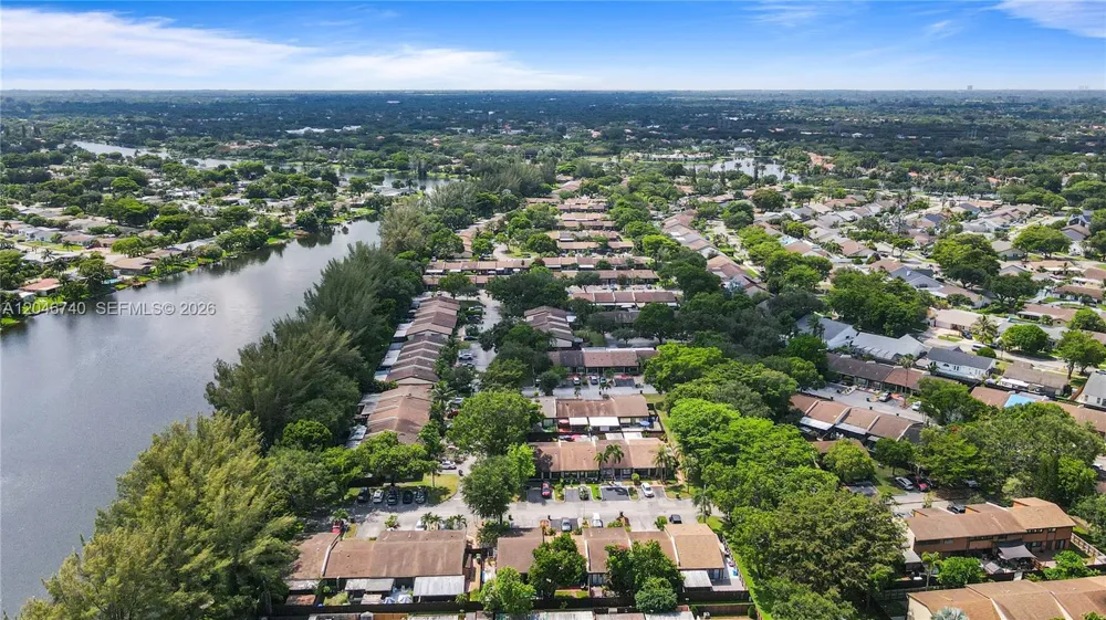 10311 Laurel Ct Pembroke Pines, FL 33026