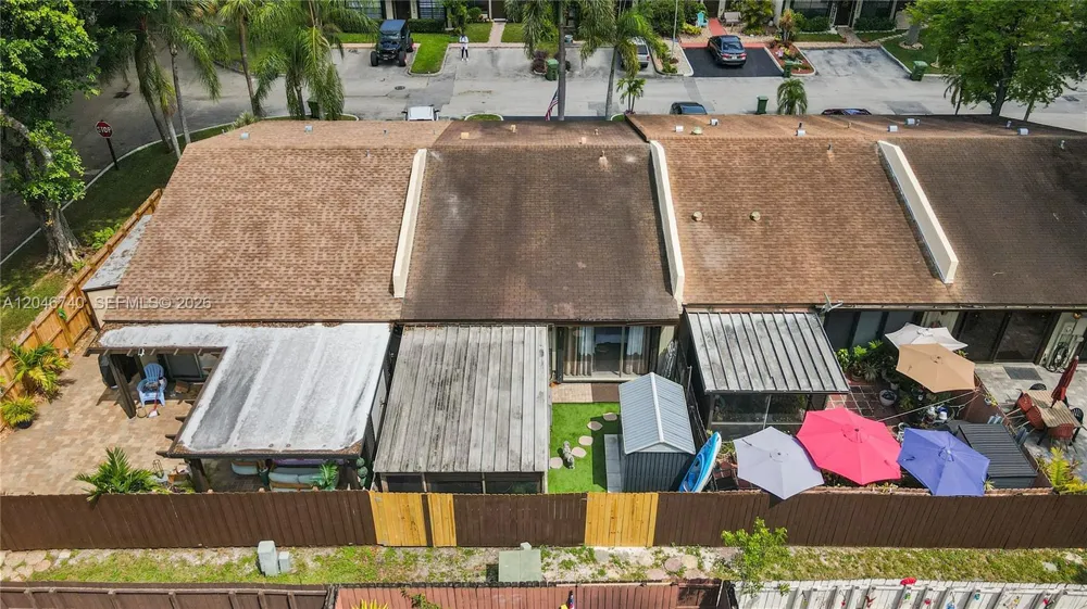 10311 Laurel Ct Pembroke Pines, FL 33026