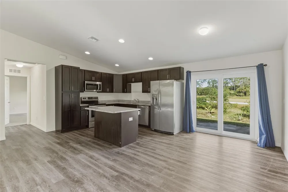 8007 Royal Court 