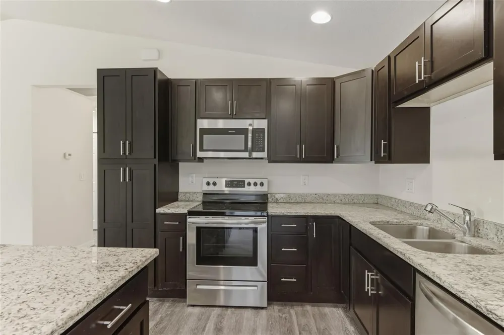 8007 Royal Court 