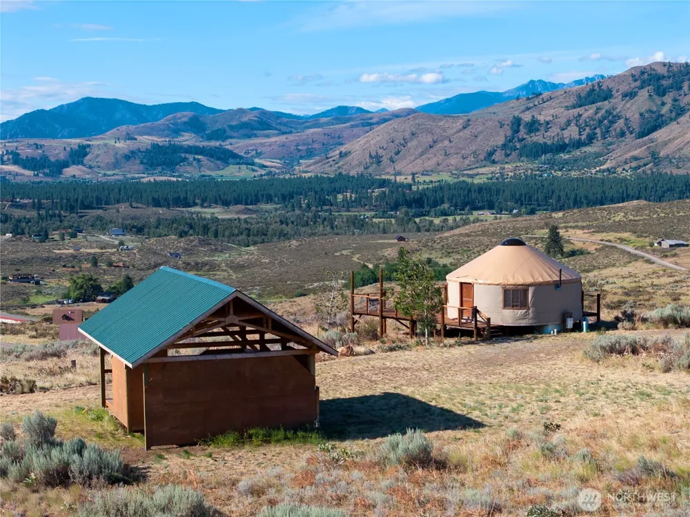 35 Chewuch Heights Road Winthrop, WA 98862