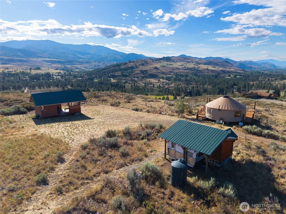 35 Chewuch Heights Road Winthrop, WA 98862