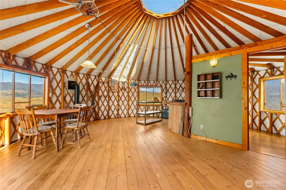 35 Chewuch Heights Road Winthrop, WA 98862