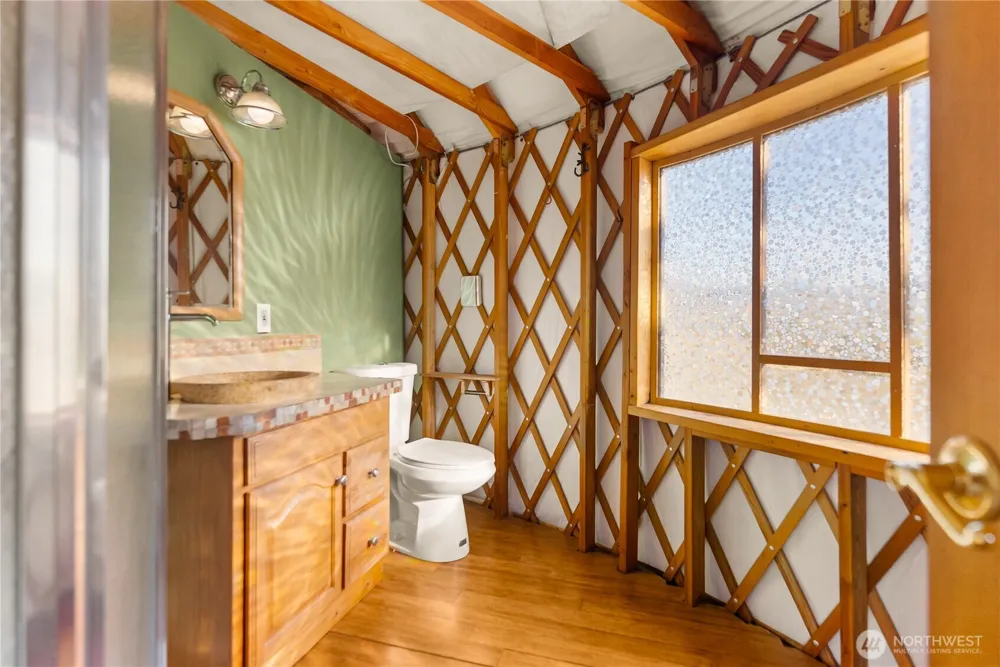 35 Chewuch Heights Road Winthrop, WA 98862