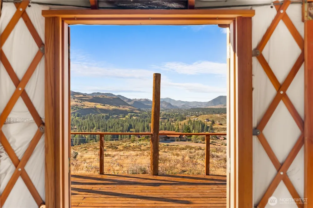 35 Chewuch Heights Road Winthrop, WA 98862