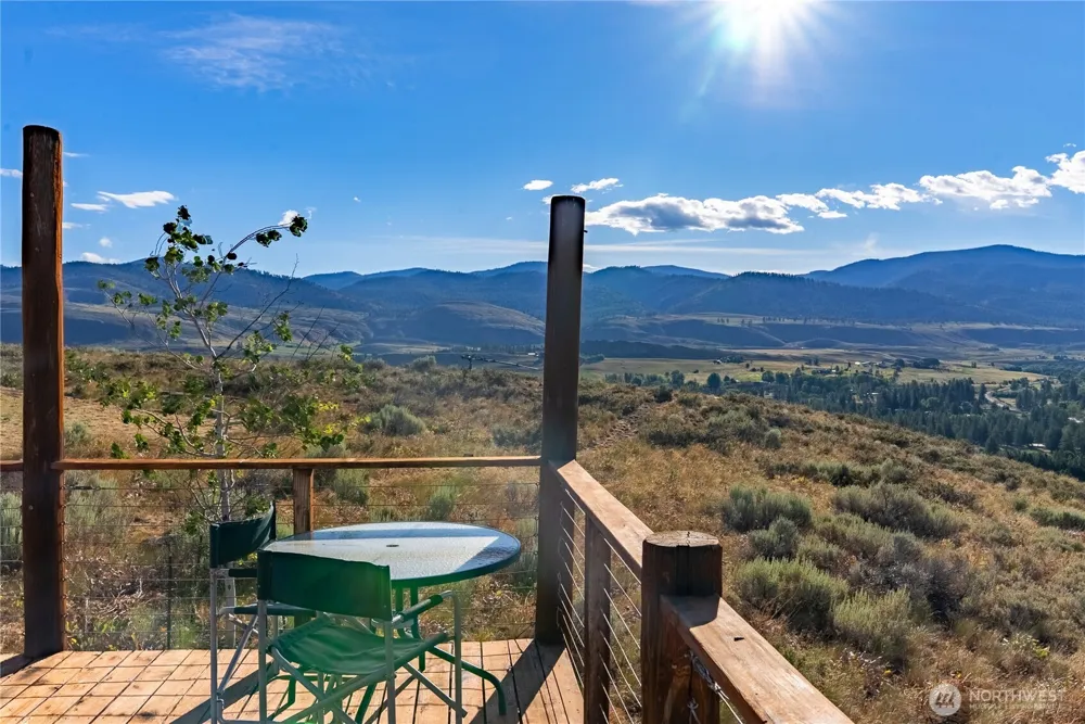 35 Chewuch Heights Road Winthrop, WA 98862
