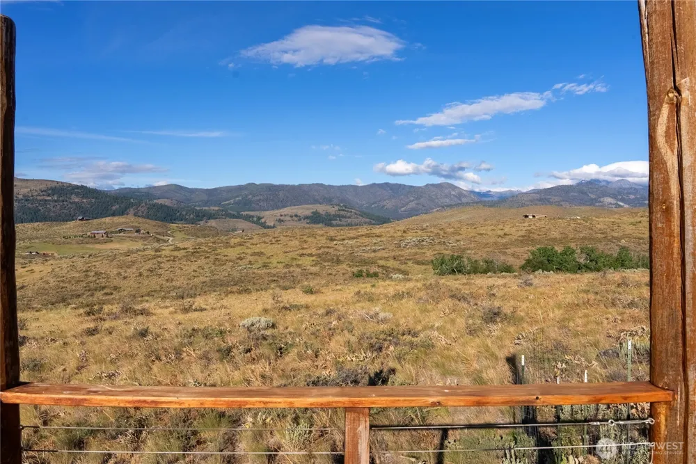 35 Chewuch Heights Road Winthrop, WA 98862