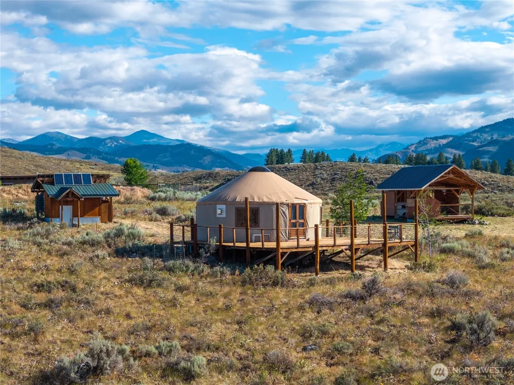35 Chewuch Heights Road Winthrop, WA 98862