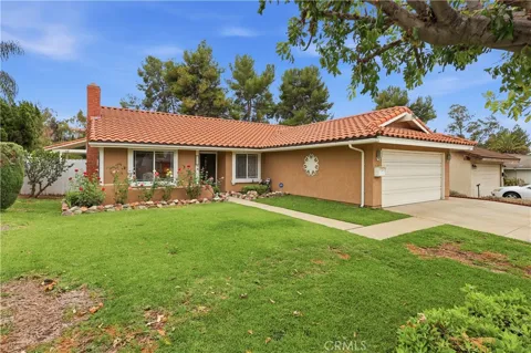 1388 Avenida Loma Vista