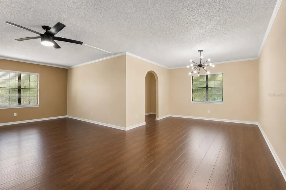 100 E OAK TERRACE DRIVE #C1 Leesburg, FL 34748