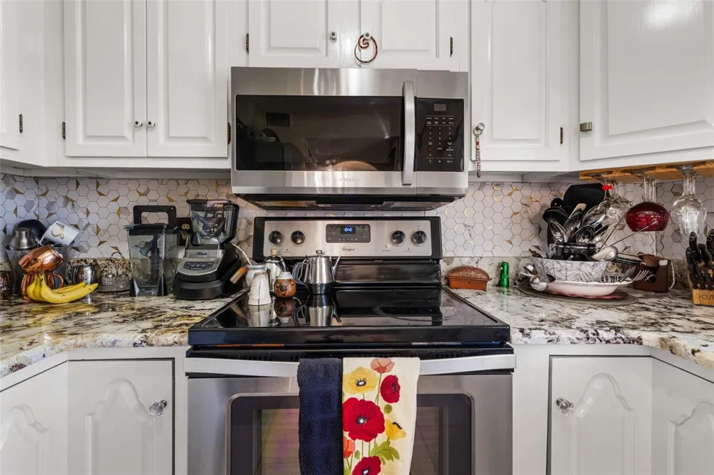 100 E OAK TERRACE DRIVE #C1 Leesburg, FL 34748