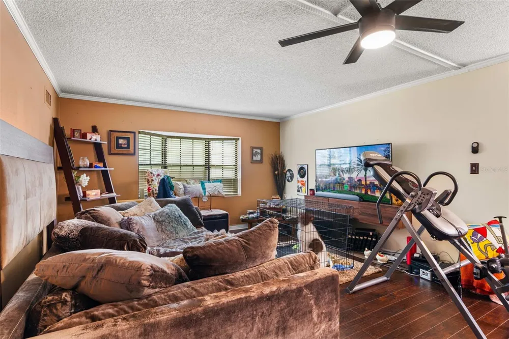 100 E OAK TERRACE DRIVE #C1 Leesburg, FL 34748
