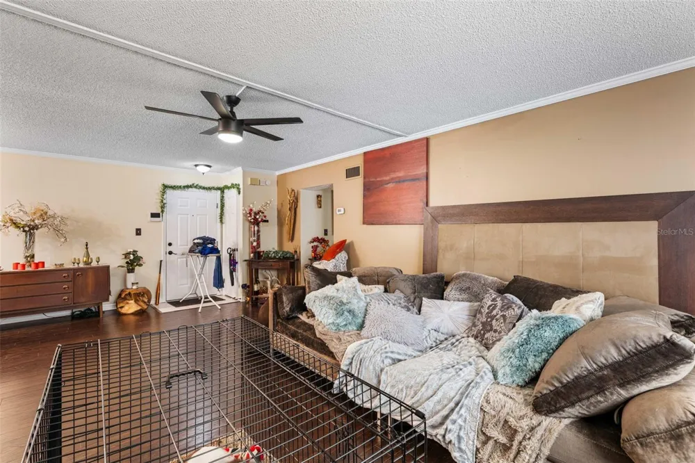 100 E OAK TERRACE DRIVE #C1 Leesburg, FL 34748