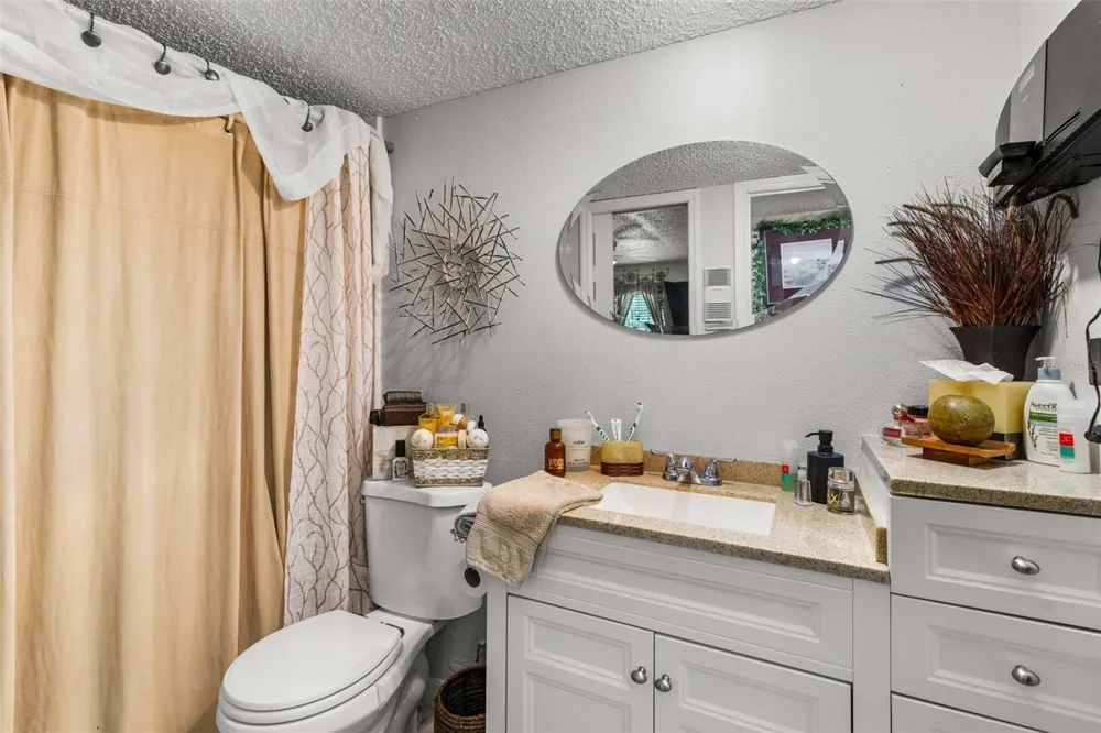 100 E OAK TERRACE DRIVE #C1 Leesburg, FL 34748