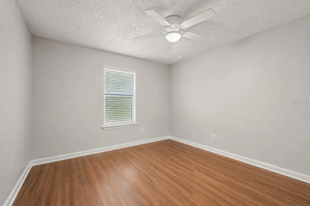 100 E OAK TERRACE DRIVE #C1 Leesburg, FL 34748