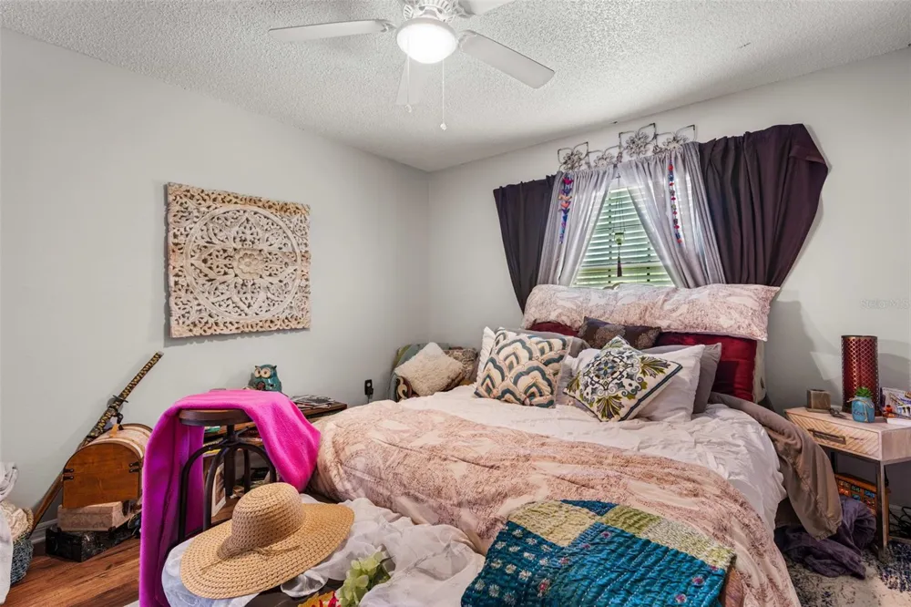 100 E OAK TERRACE DRIVE #C1 Leesburg, FL 34748