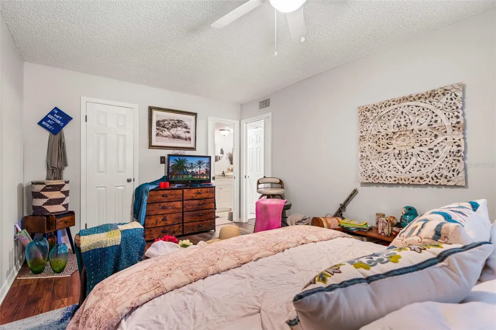 100 E OAK TERRACE DRIVE #C1 Leesburg, FL 34748