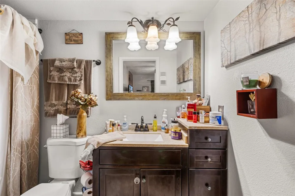 100 E OAK TERRACE DRIVE #C1 Leesburg, FL 34748