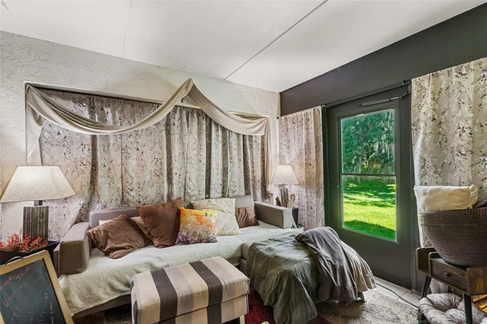 100 E OAK TERRACE DRIVE #C1 Leesburg, FL 34748