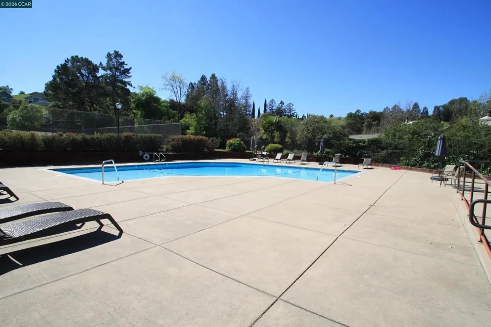 1506 Ashwood Dr Martinez, CA 94553