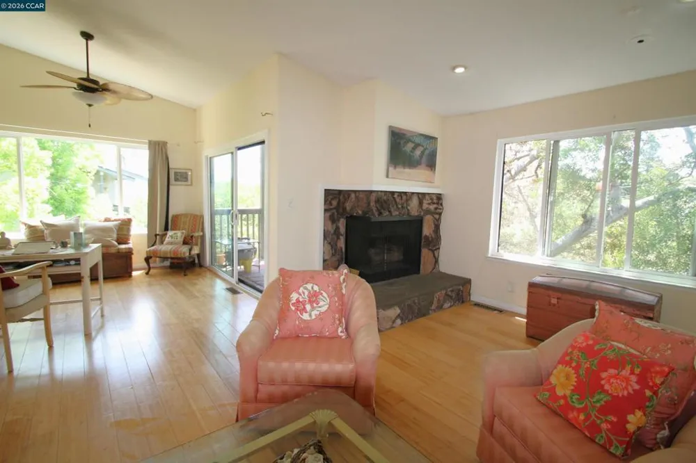 1506 Ashwood Dr Martinez, CA 94553
