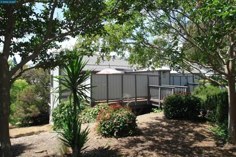 1506 Ashwood Dr