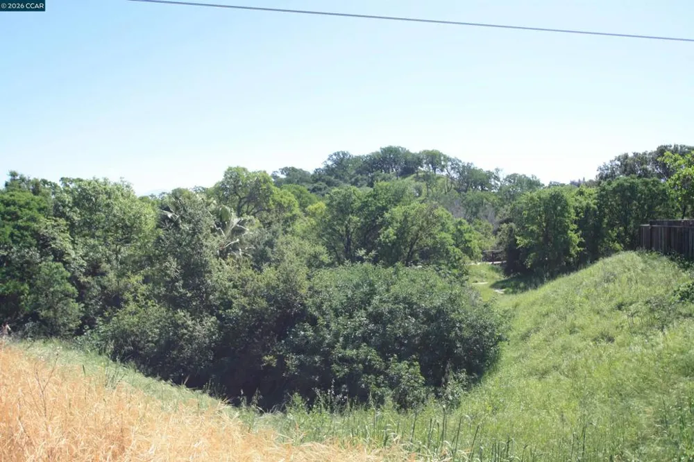 1506 Ashwood Dr Martinez, CA 94553