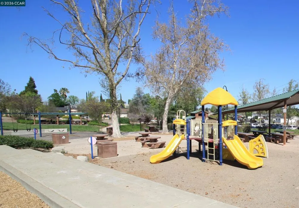 1506 Ashwood Dr Martinez, CA 94553