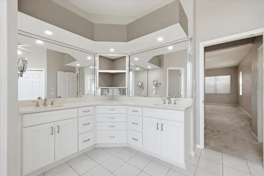 8402 MAYBELLE DRIVE Weeki Wachee, FL 34613