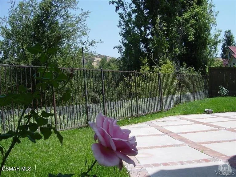 6813 Eaglehaven Lane Oak Park, CA 91377