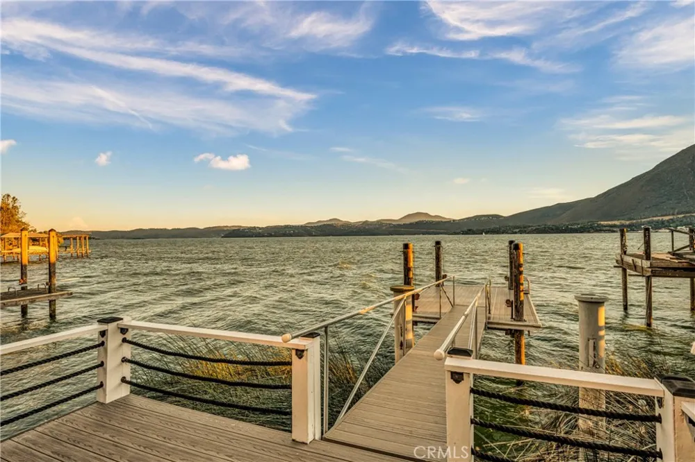 9859 Crestview Drive Clearlake, CA 95422