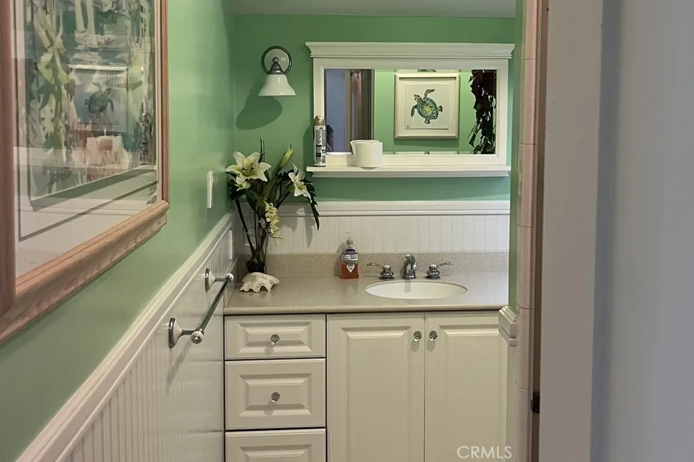 335 Clemente Avenue Avalon, CA 90704