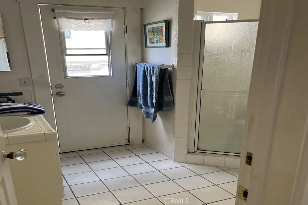 335 Clemente Avenue Avalon, CA 90704