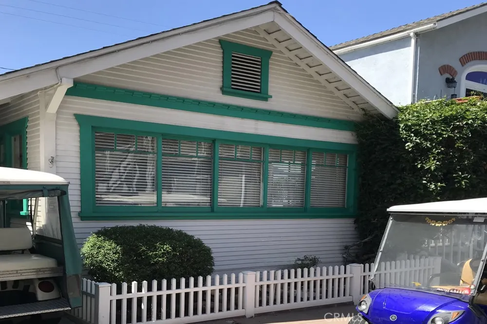 335 Clemente Avenue Avalon, CA 90704