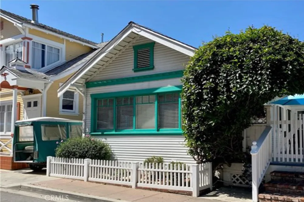 335 Clemente Avenue Avalon, CA 90704