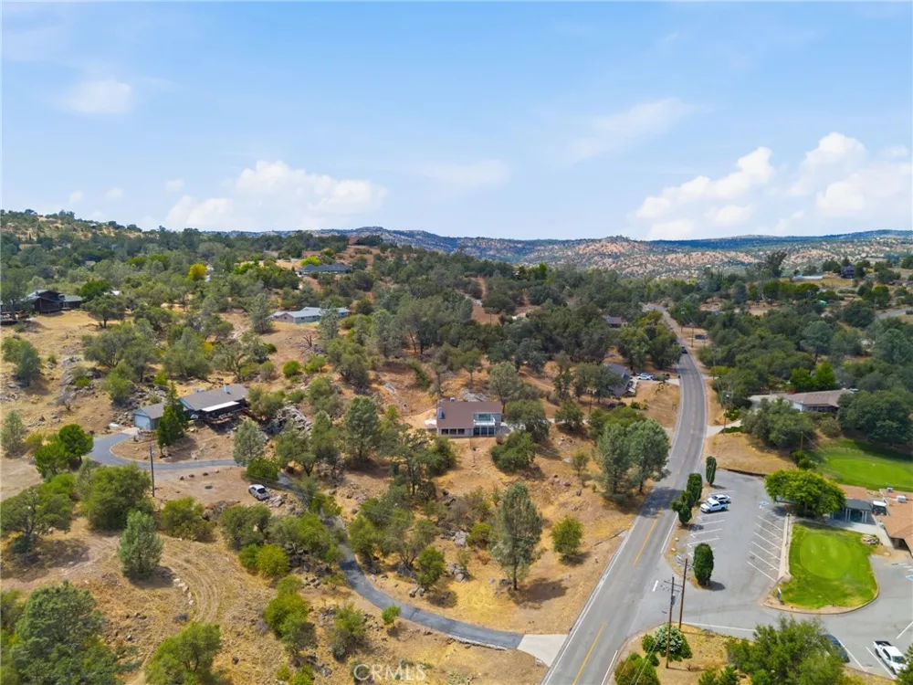 30880 Yosemite Springs Coarsegold, CA 93614